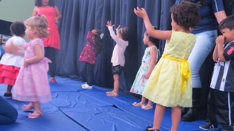 dia-do-amigo-na-escola-