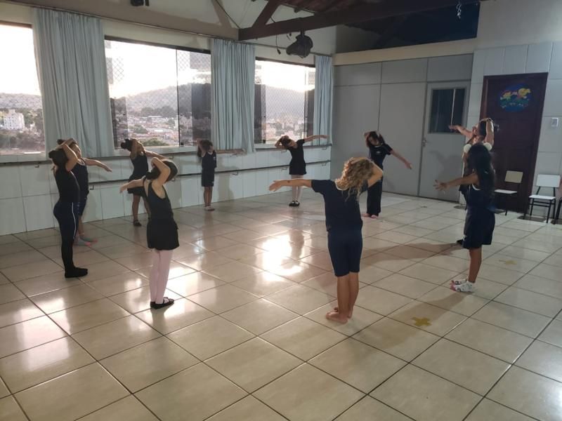 iniciado-o-curso-livre-da-ballet-no-colegio-referencia-