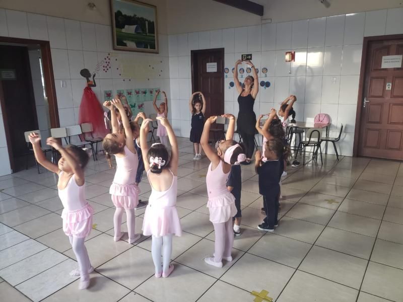 iniciado-o-curso-livre-da-ballet-no-colegio-referencia-